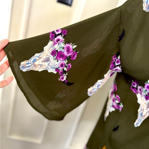Peach‎ Love Womens Longhorn Cow skull floral kimono boho hunter green size small - Picture 3 of 8
